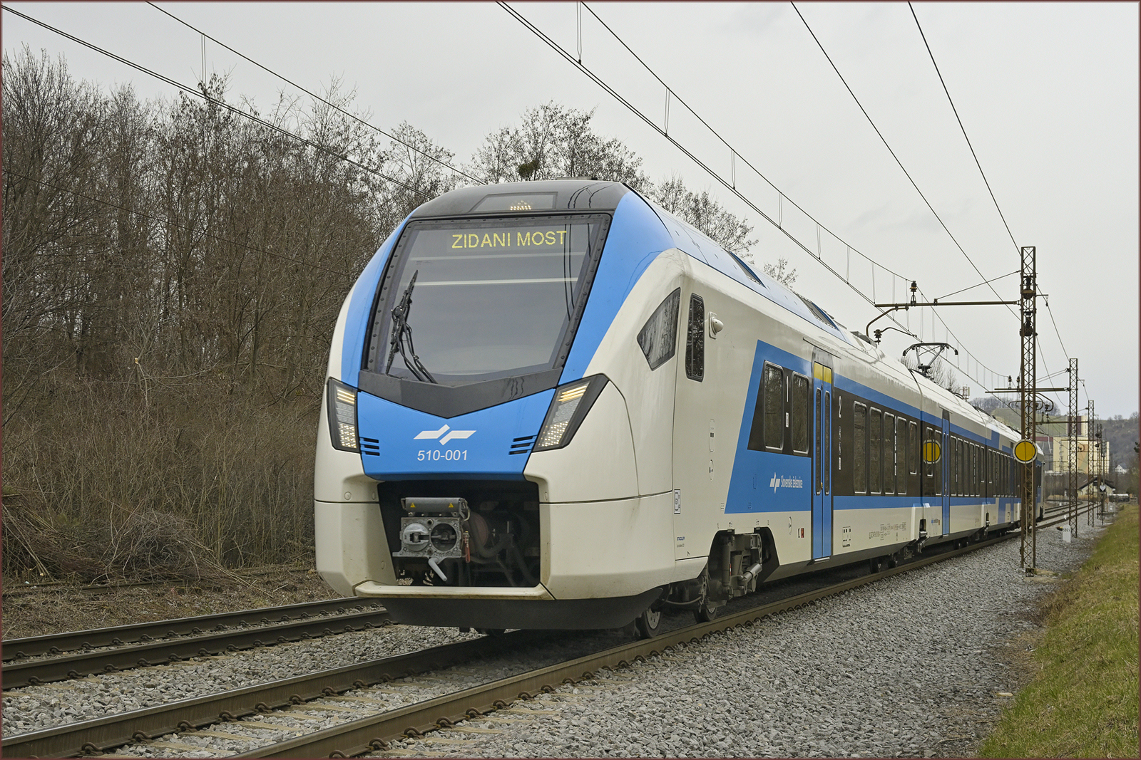 SŽ 510-001 fährt durch Maribor-Tabor Richtung Zidani Most. /15.3.2023