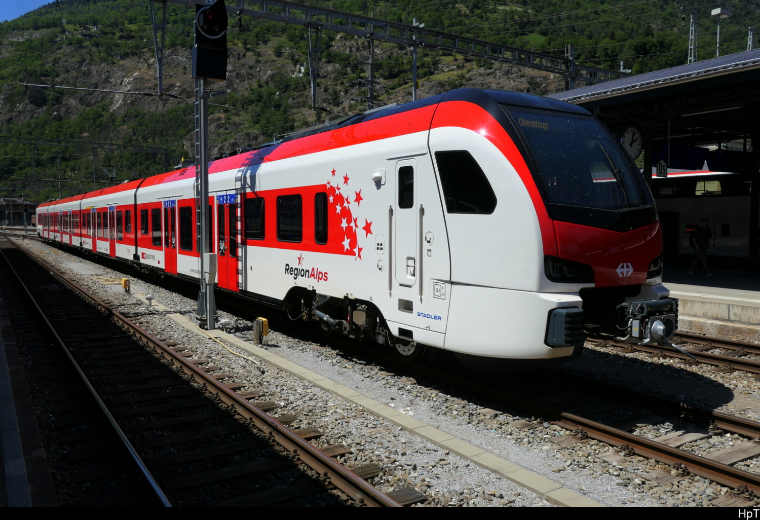 SBB / RegionAlps - RABe 533 702-2 im Bahnhof Brig am 24.05.2026