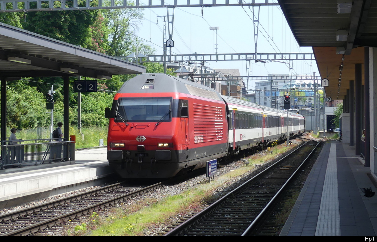 SBB - 460 061-5 von Konstanz kommend bei der einfahrt im Bhf. Kreuzlingen am 25.05.2023