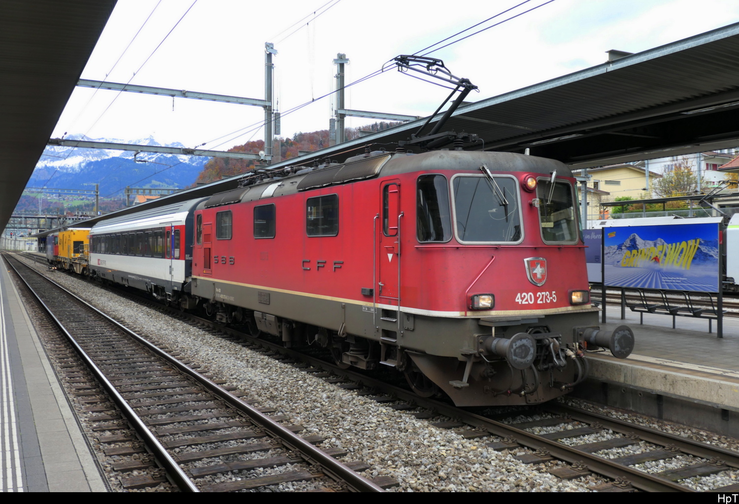 SBB - 460 273-5 mit Mess/Testzug im Bhf. Spiez am 01.11.2025