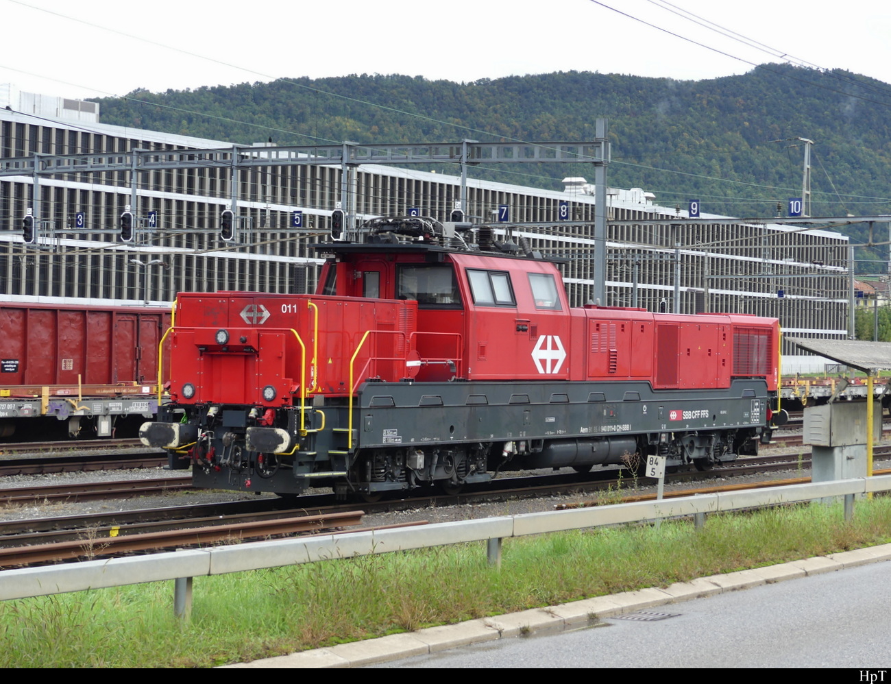 SBB - Aem 940 011-0 im Bahnhofsareal in Delémont am 29.09.2022