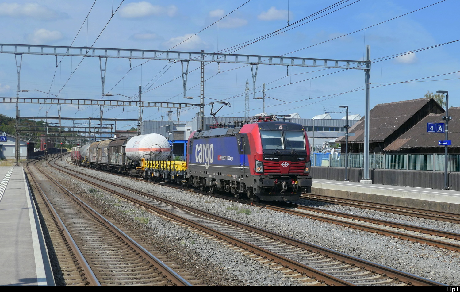 SBB Cargo - Lok 193 065-0 mit G�terzug bei der durchfahrt im Bhf. Rupperswil am 23.07.2026