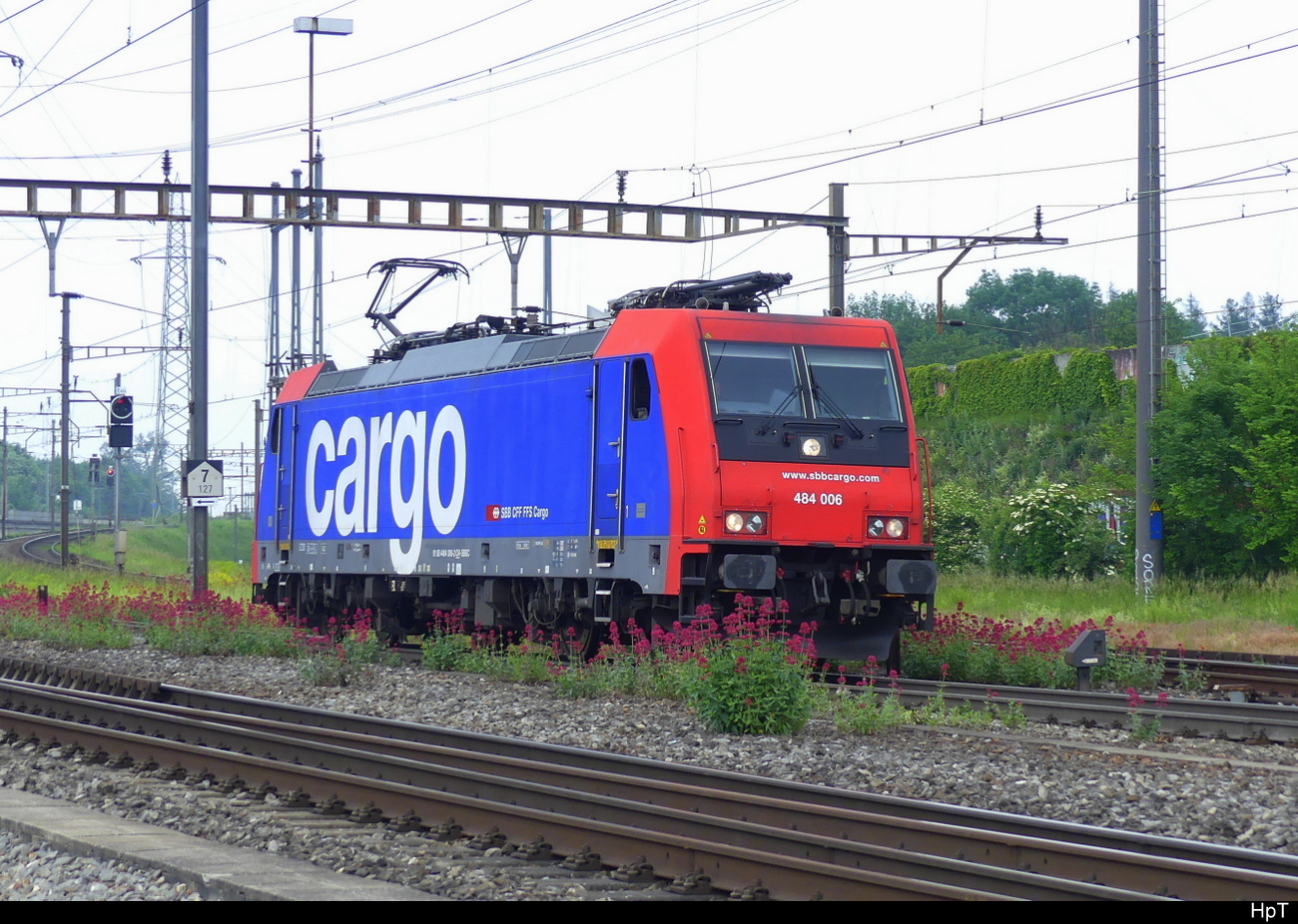 SBB - Lokzug mit der 484 006-2 unterwegs in Pratteln am 23.05.2023