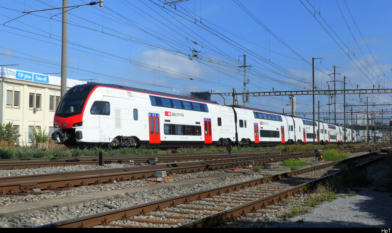 SBB  RABe 512 053-3 unterwegs in Pratteln am 02.10.2026