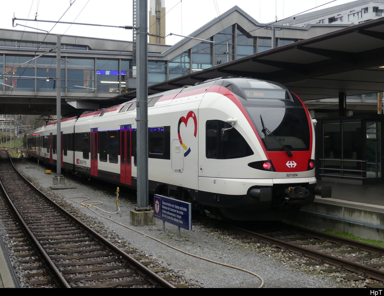 SBB - RABe 521 024 im SBB Bahnhof Basel am 04.12.2022