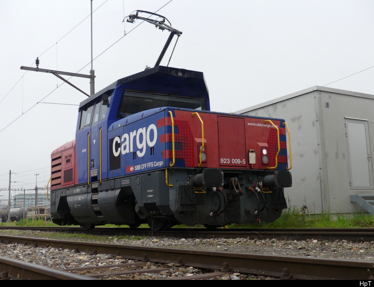 SBB - Rangierlok Eem 923 009-5 im Güterbahnhof Biel am 12.11.2022