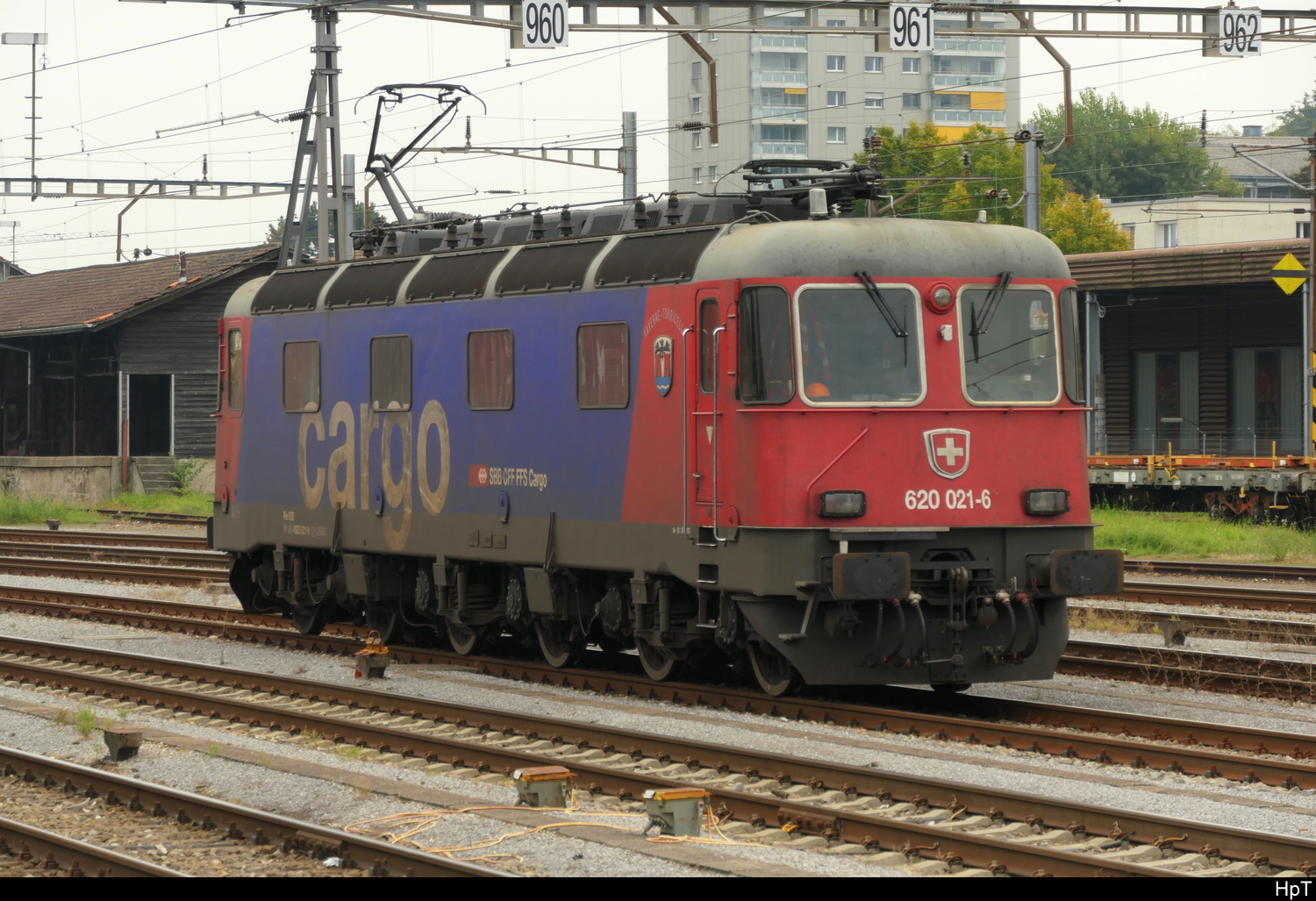 SBB - Re 6/6  620 021-6 im Bahnhof Solothurn am 03.10.2025