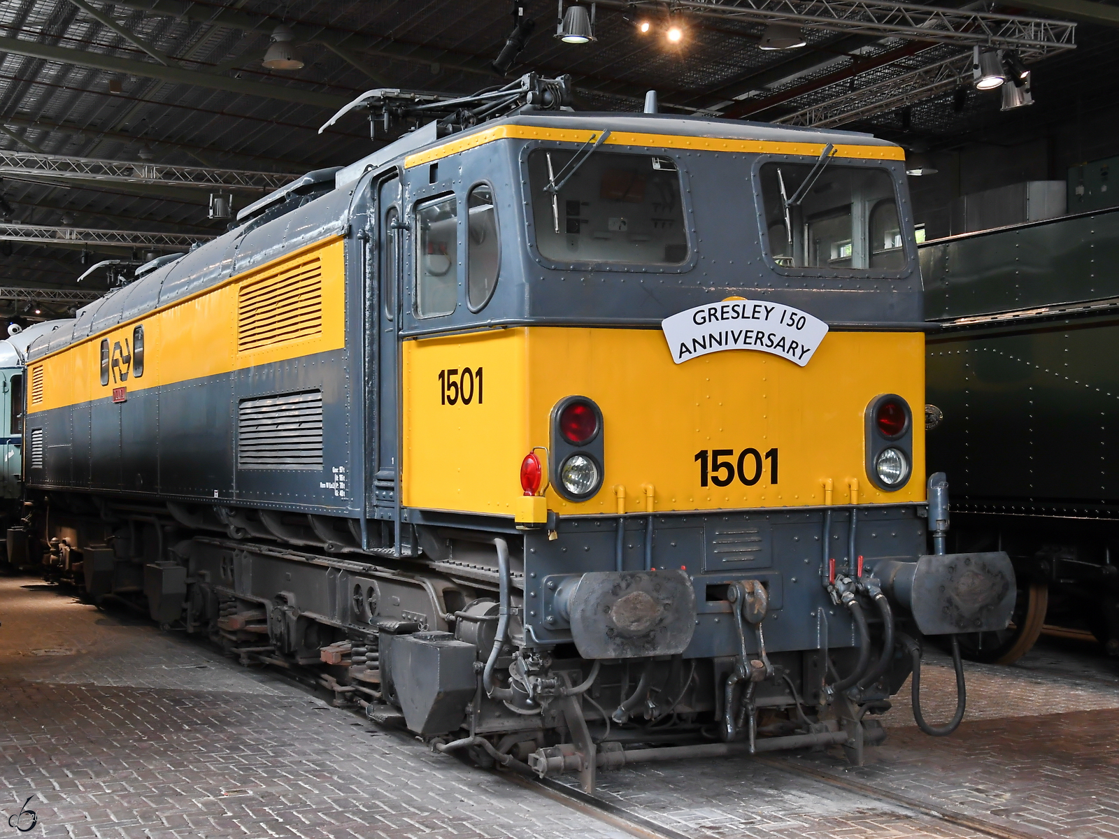 Sieben bei Gorton in Manchester hergestellte Elektrolokomotiven der NS-Baureihe 1500 wurden 1969 von der Niederl�ndischen Staatsbahn �bernommen nachdem sie 1986 bei der British Railway ausgemustert wurden. Bis 1986 wurden sie haupts�chlich im Personen- und G�terverkehr im s�dlichen Teil der Niederlande genutzt. Die 1954 gebaute NS 1501 wurde DIANA getauft und ist hier Anfang September 2026 im Eisenbahnmuseum Utrecht zu sehen.