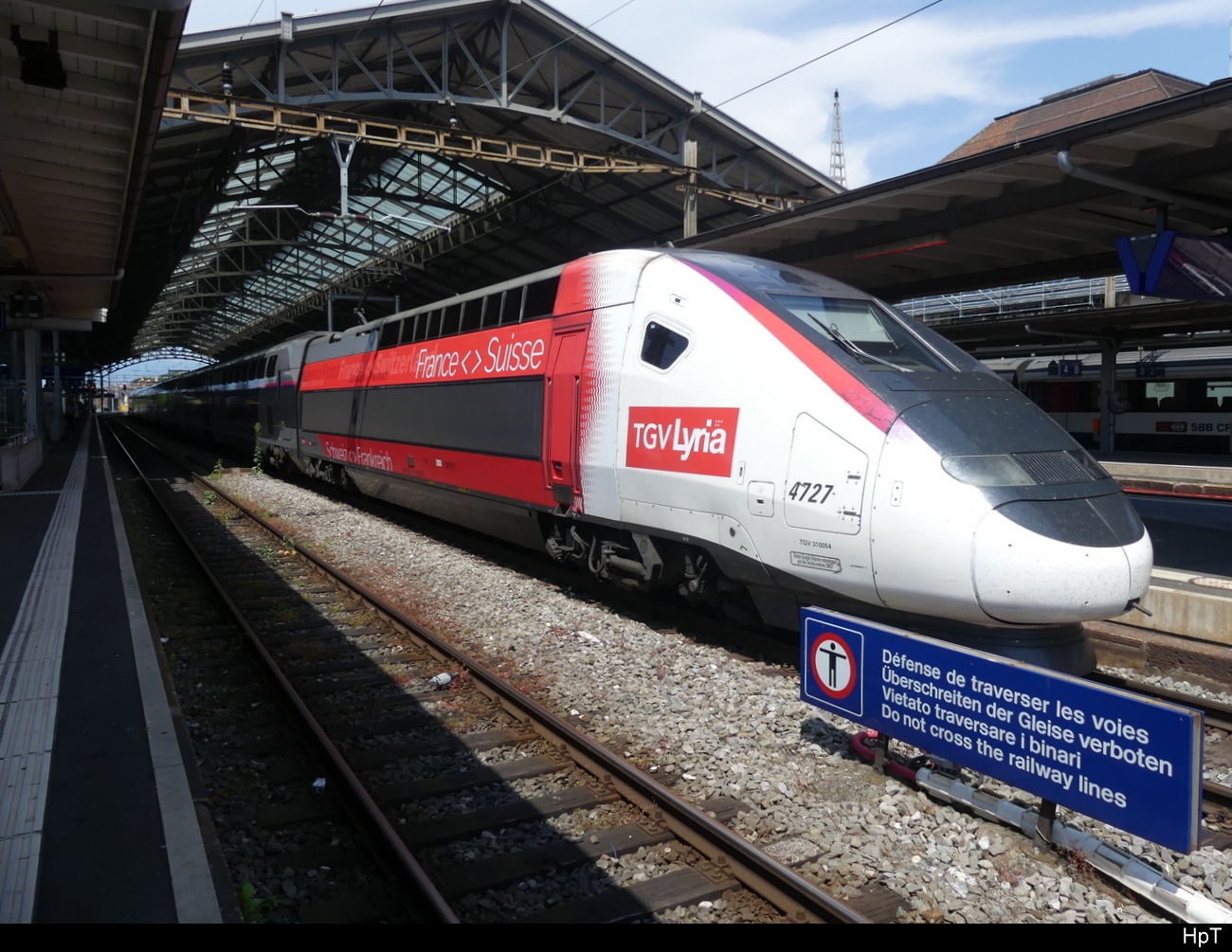 SNCF - TGV 4727 im Bhf. Lausanne am 04.06.2023
