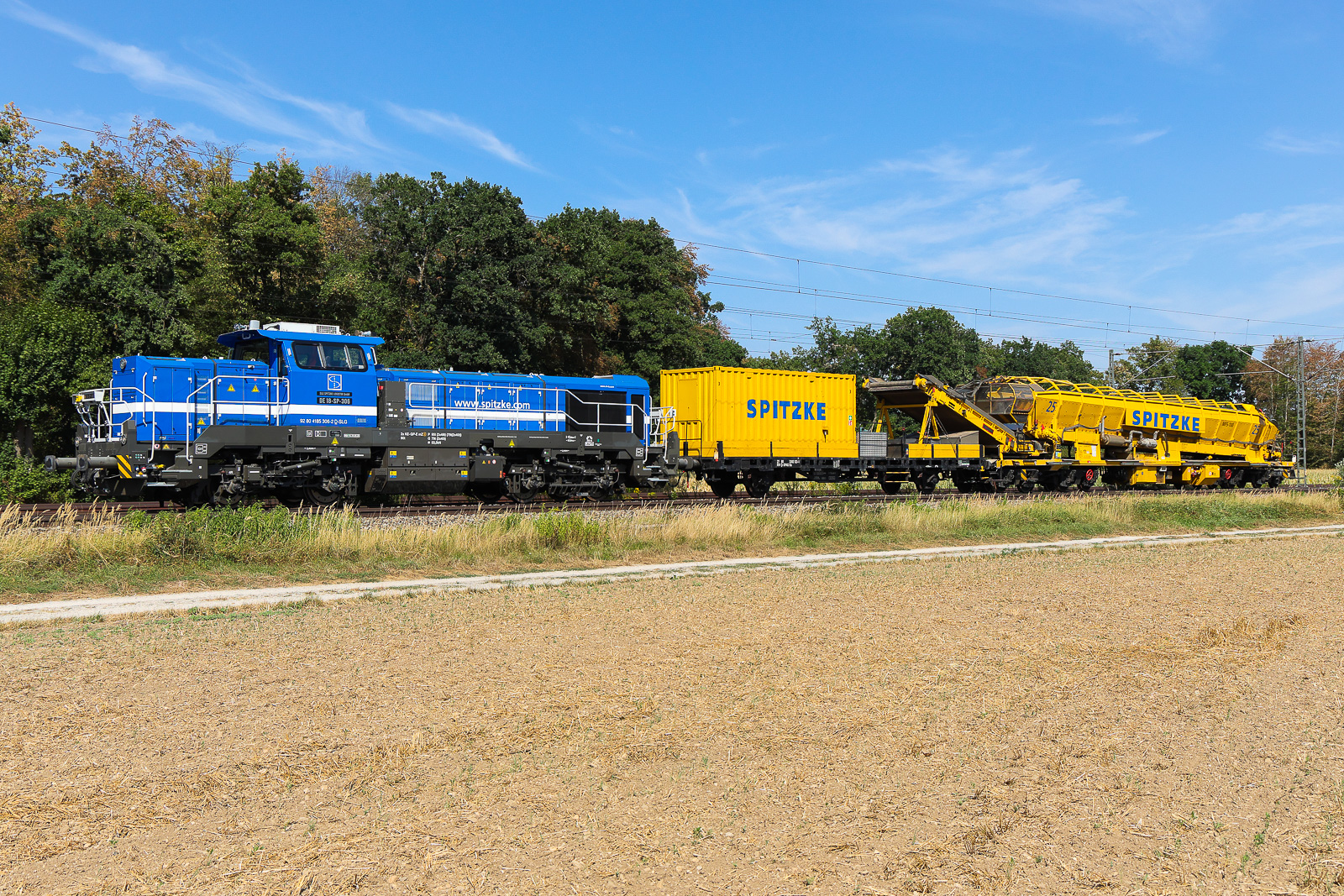 Spitzke 4185 306 mit etwas gelben Baugerümpl am 11. August 2026 bei Eglharting.