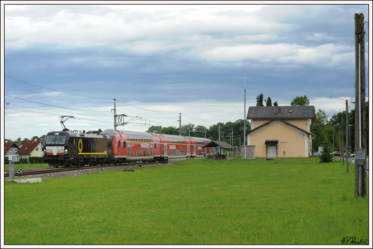 SPROB 97719 (Wies-Eibiswald - Graz Hbf) mit 193 604 an der Spitze und 193 805 am Zugende am 28.5.2025 bei der Durchfahrt des ehemaligen Bahnhofes Schwanberg, der in Bälde auch Geschichte sein wird.