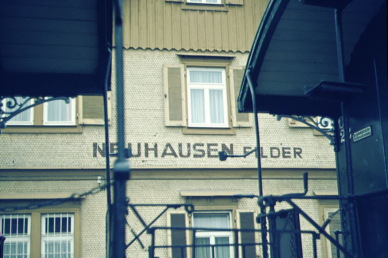SSB Stuttgart_Filderbahn__Bald werden (so ungefähr) hier die S-Bahnen von Stuttgart ankommen und wieder abfahren. Geplante IBS 2028 … Foto Bf Neuhausen/F.__03-05-1975
