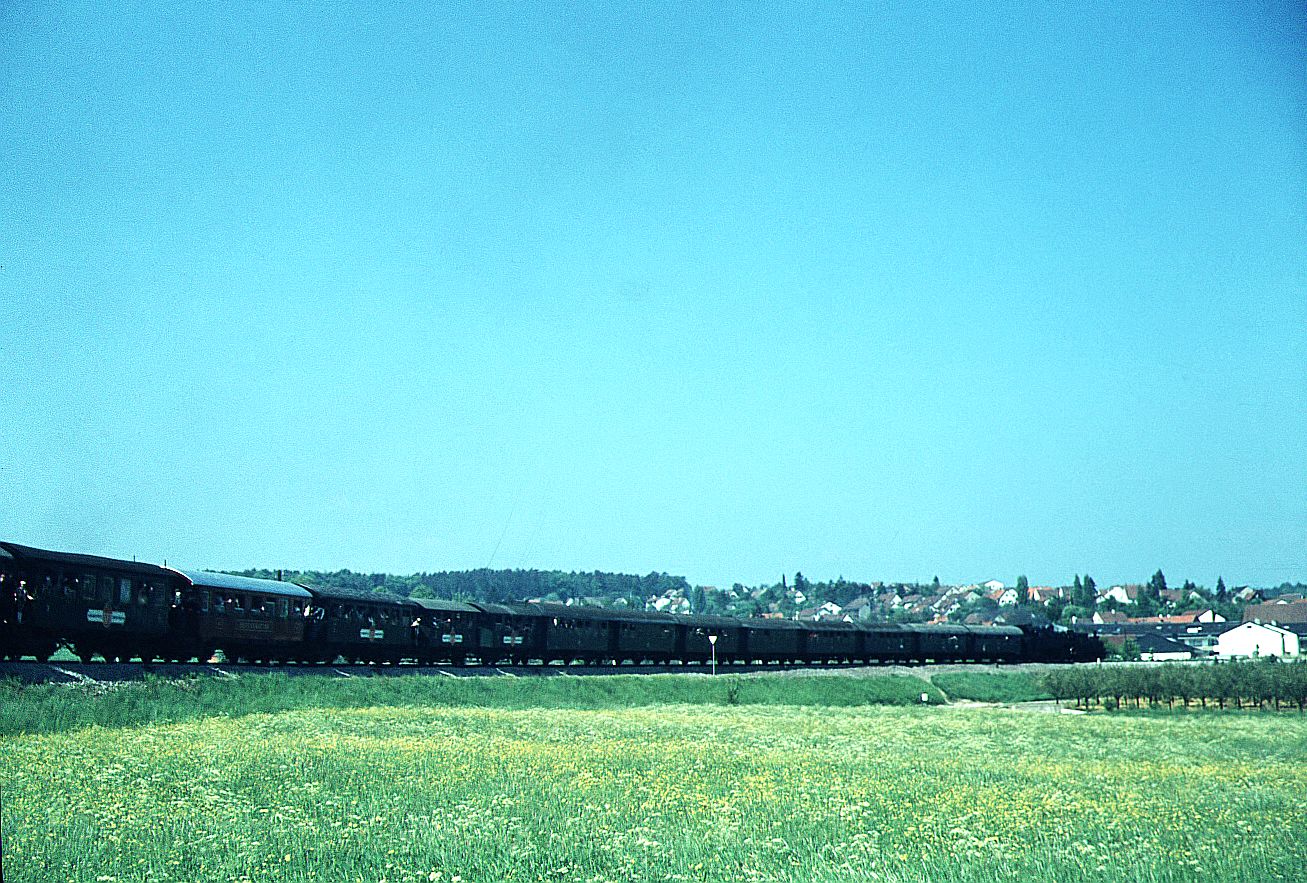 SSB Stuttgart_Filderbahn__Sonderzug der GES von/nach Neuhausen/Filder.__26-05-1973