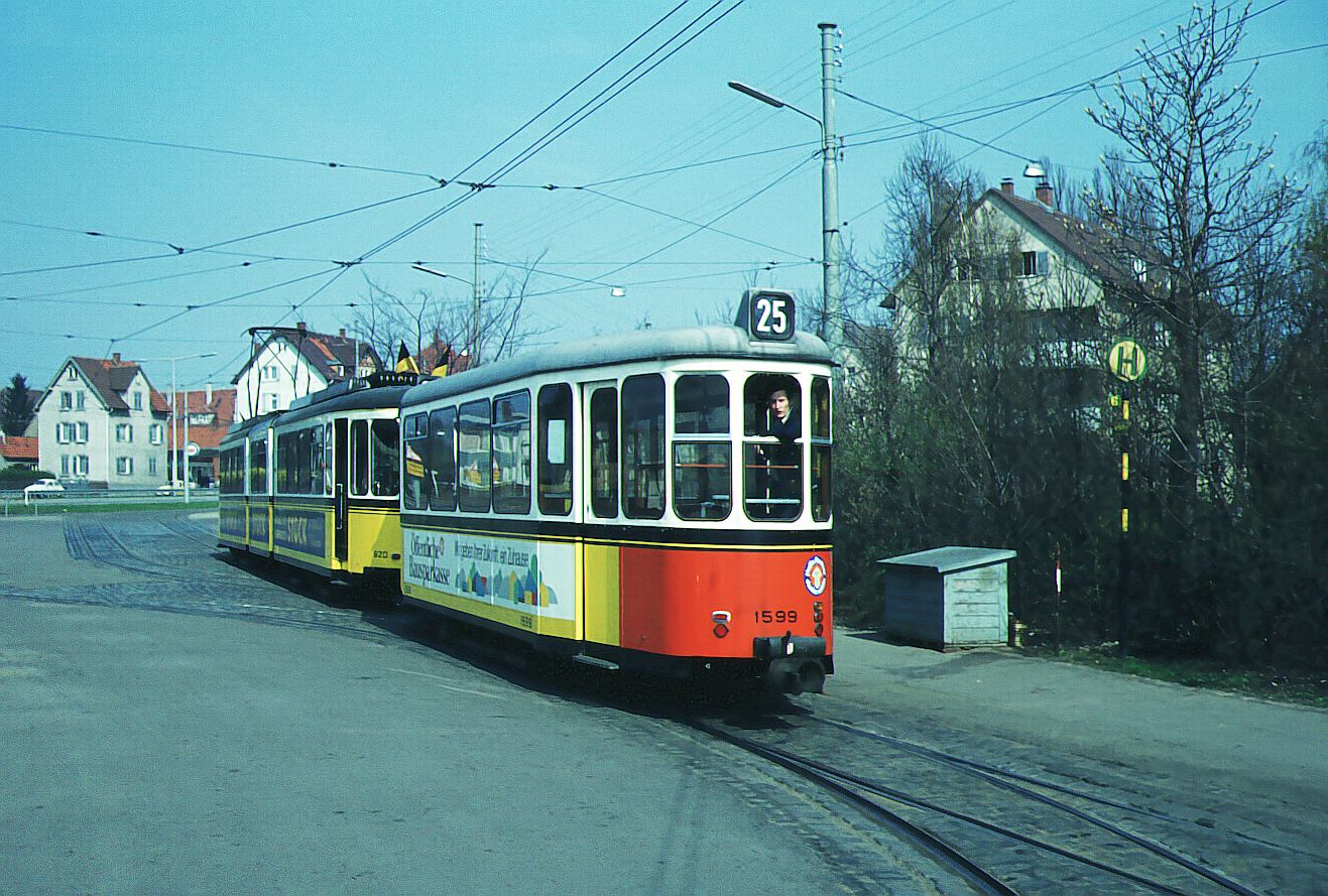 SSB Stuttgart__Rundfahrt der 'Verkehsfreunde Stuttgart e.V.' Degerloch-Möhringen-Plieningen-Ostheim-Killesberg-Westbhf. am 30-03-1974. DoT4 920 mit Bw 1599 ist einsteigebereit für die Sonderfahrt.__30-03-1974