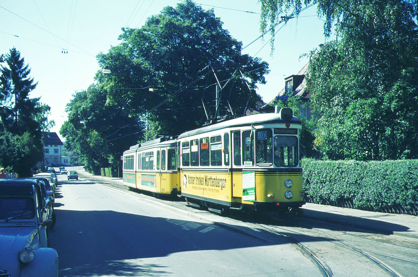 SSB Stuttgart__Verschubfahrten__T2 Nr.776 schleppt GT4 Nr.547 vom Bhf. S-Vaihingen kommend zur Hw in S-Möhringen.__09-1973                 