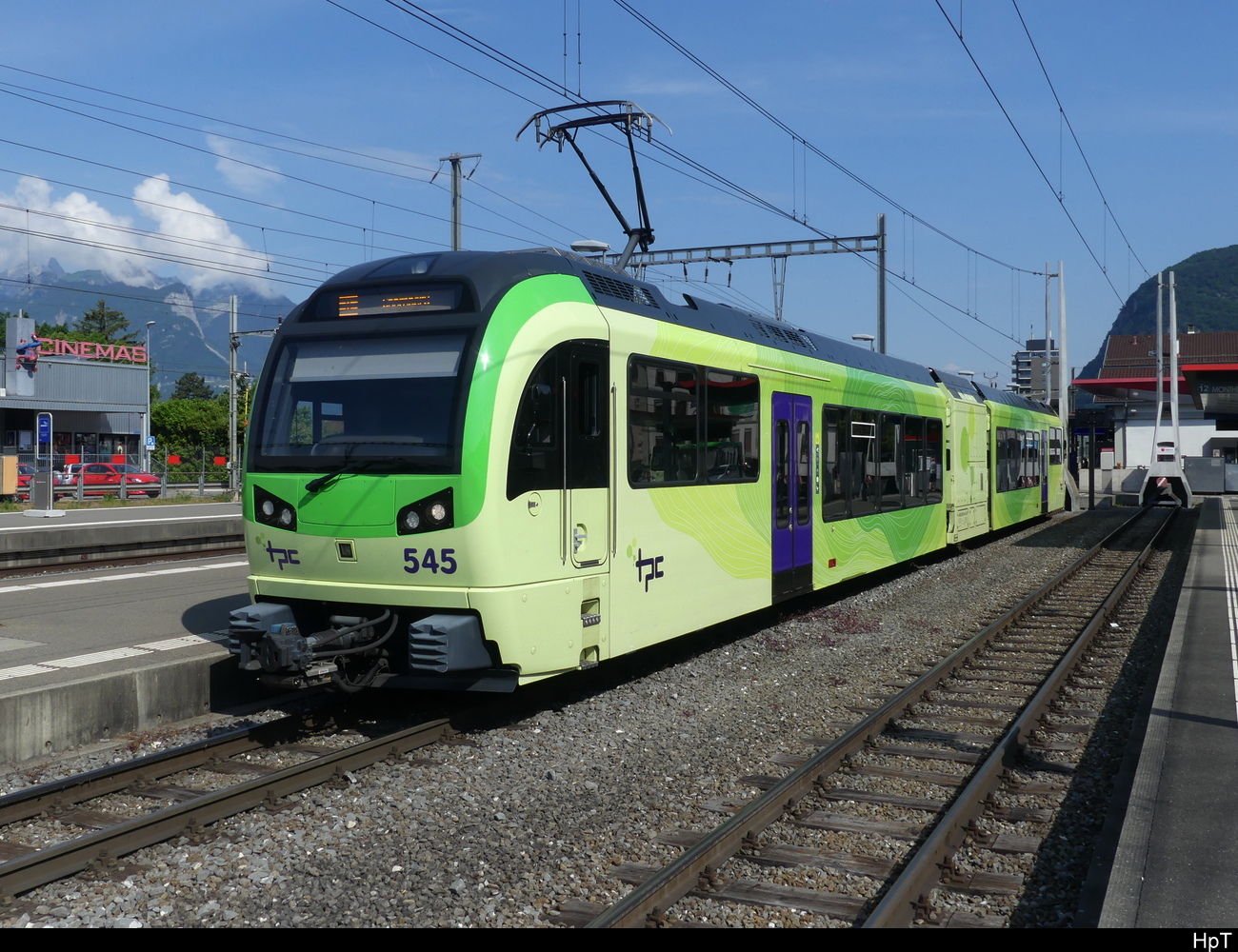 tpc / AL - Zahnradtriebwagen Beh 2/6  545 im Bhf. Aigle am 04.06.2023