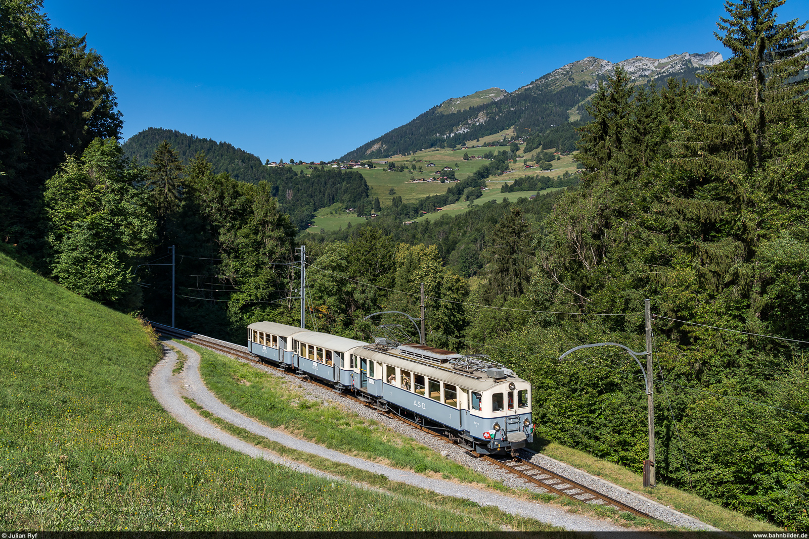 TPC-ASD BCFe 4/4 1 / Les Planches, 1. August 2022<br>
Brunchfahrt zum 1. August der Association ASD 1914