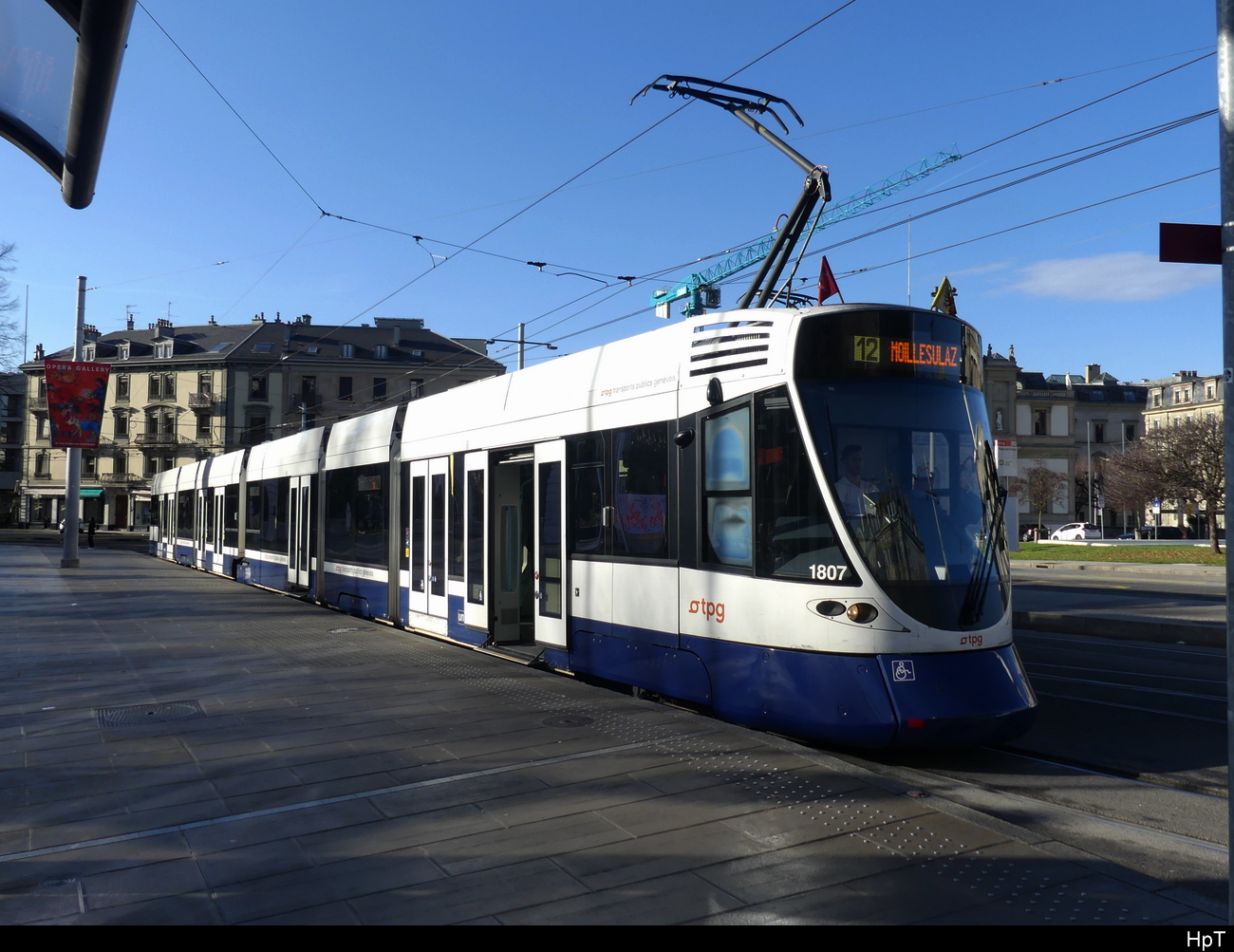tpg - Be 6/10  1807 unterwegs in der Stadt Genf am 2023.01.01