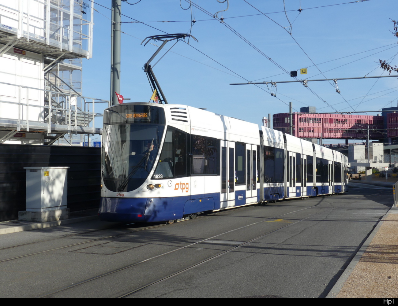 tpg - Be 6/10  1823 unterwegs in der Stadt Genf am 2023.01.01