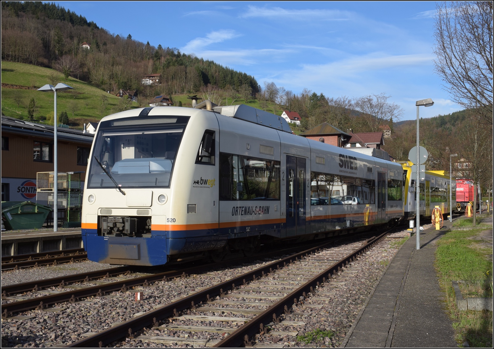 Traktionswandel bei der SWEG.

VT 520 alias 650 588 der SWEG wird in Ottenhöfen für den nächsten Tag vorbereitet. März 2024.