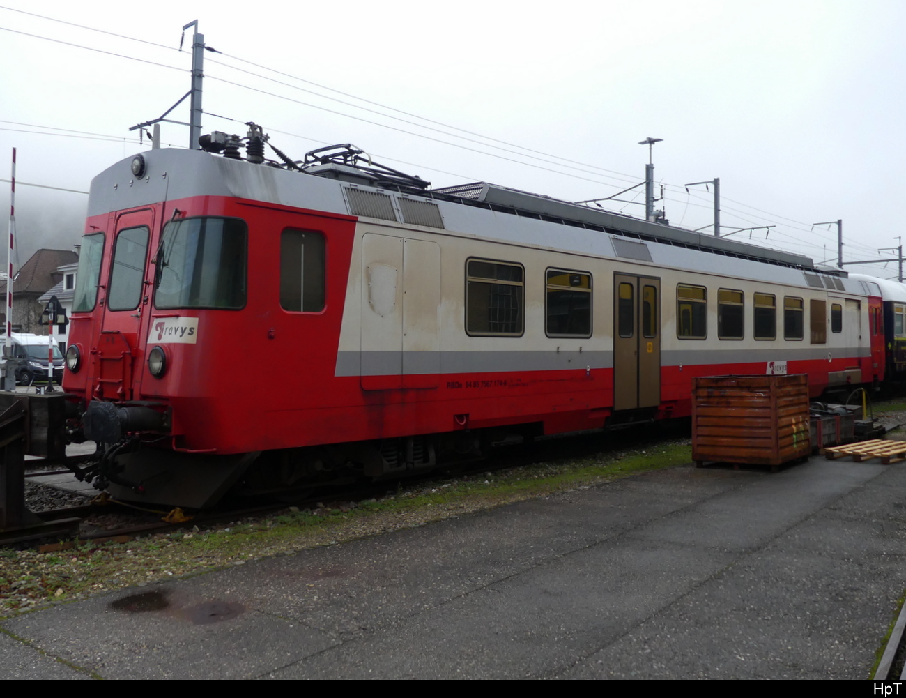travys - Triebwagen RBDe 4/4 567 174-8 bei OeBB Depot/Werkstatte in Balsthal am 25.12.2022