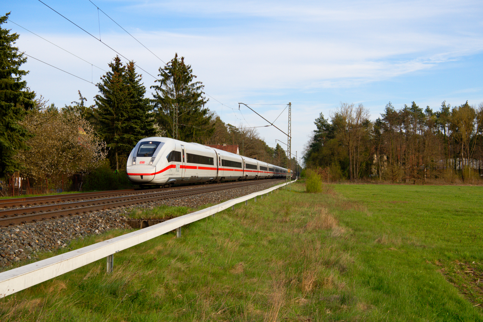 Tz 9040 als ICE 502 (München Hbf - Hamburg-Altona) bei Bamberg, 24.04.2021