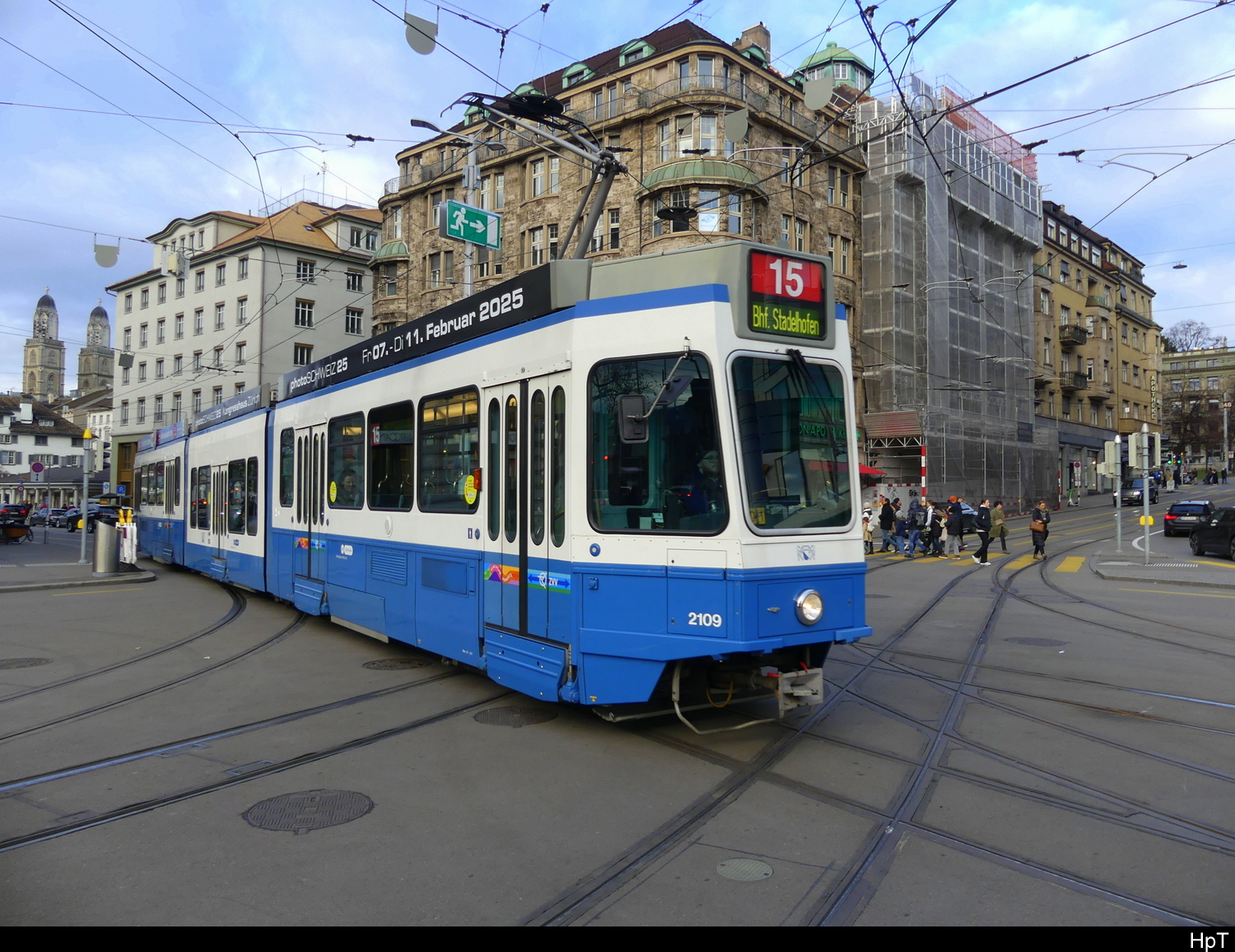 VBZ - Be 4/8 2109 unterwegs auf der Linie 15 in Zürich am 2024.12.21