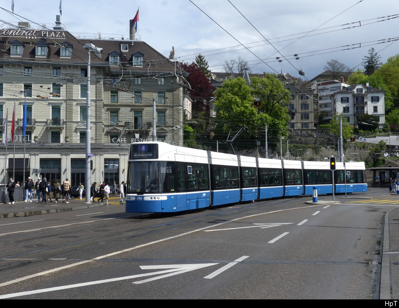 VBZ - Be 6/8  4012 unterwegs auf der Linie 4 in der Stadt Zürich am 29.04.2023