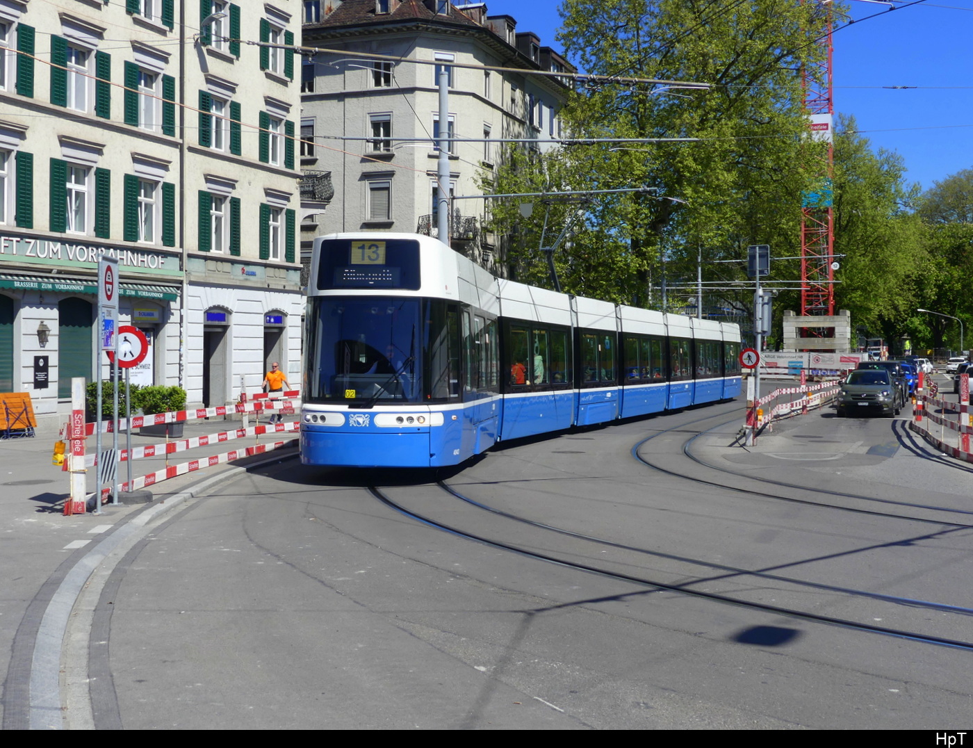 VBZ - Be 6/8 4043 unterwegs auf der Linie 13 in Zürich am 27.04.2024