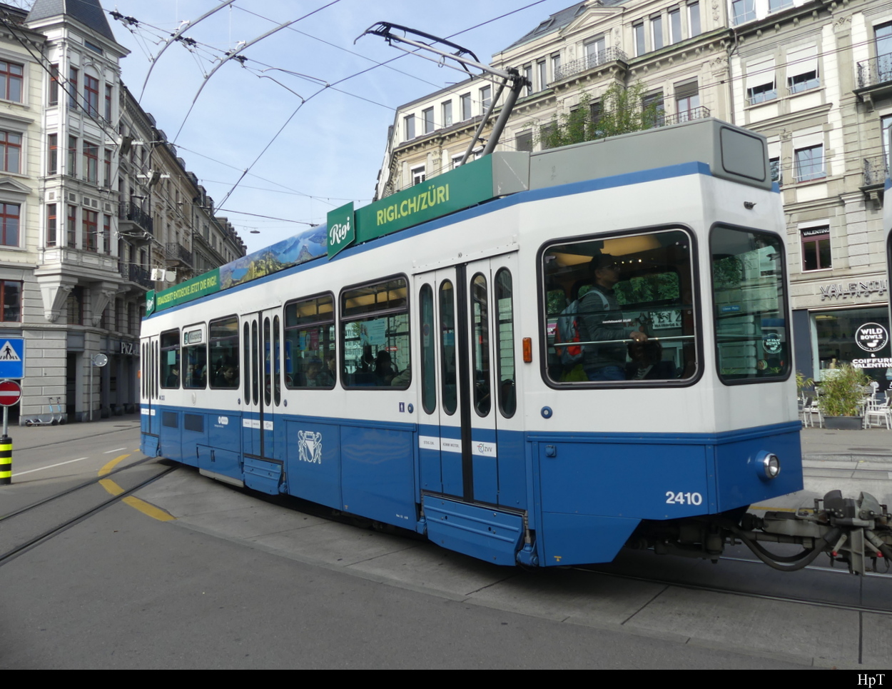 VBZ - Beiwagen Be 2/4 2410 unterwegs auf der Linie 3 in der Stadt Zürich am 04.10.2022