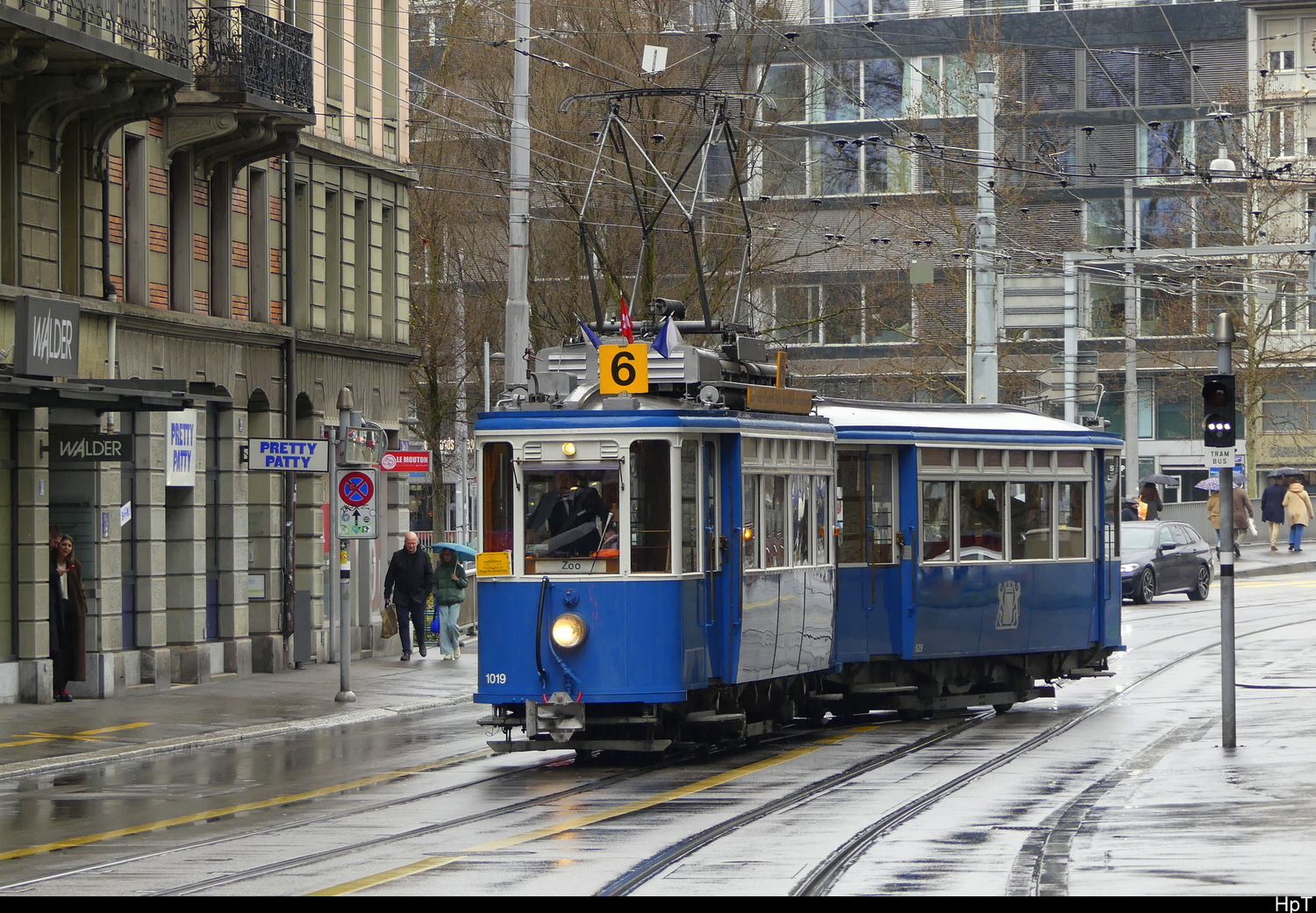 VBZ - Oldtimer Tram Be 2/2  1019 mit Beiwagen B 629 unterwegs auf der Museumslinie 6 in der Stadt Zürich am 14.03.2026