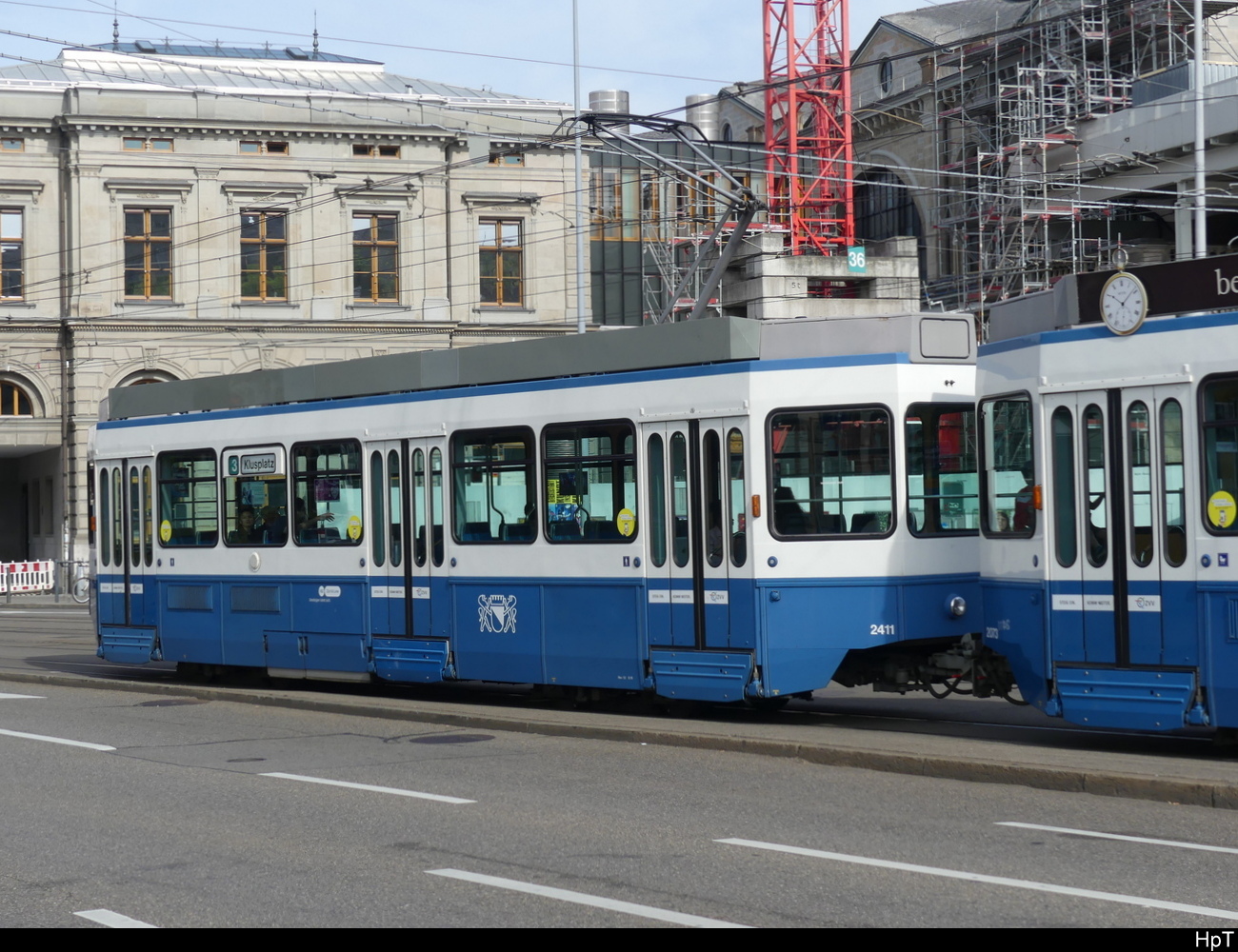 VBZ - Tram Be 2/4  2411 unterwegs auf der Linie 3 am 07.05.2023