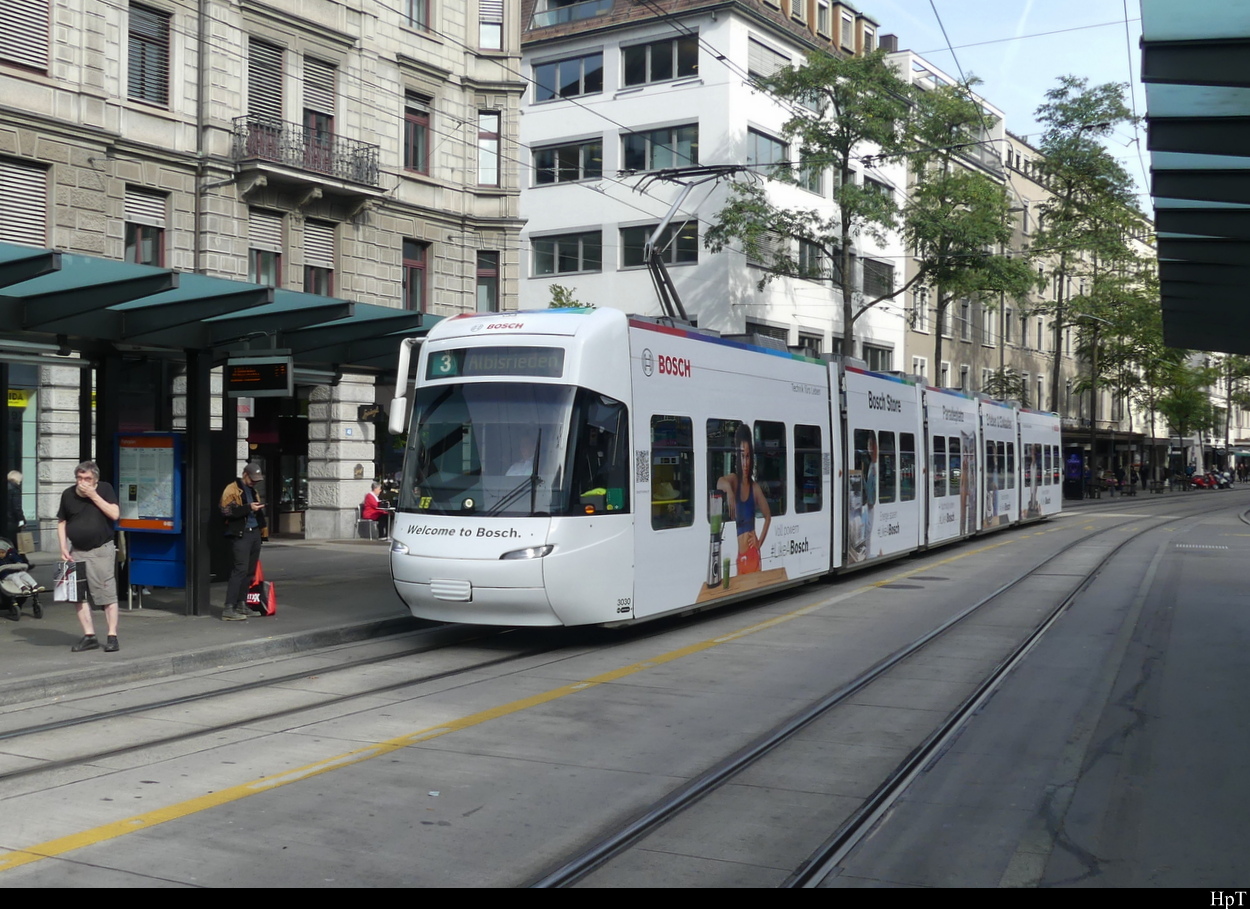 VBZ - Tram Be 5/6 3030 unterwegs auf der Linie 3 in der Stadt Zürich am 04.10.2022
