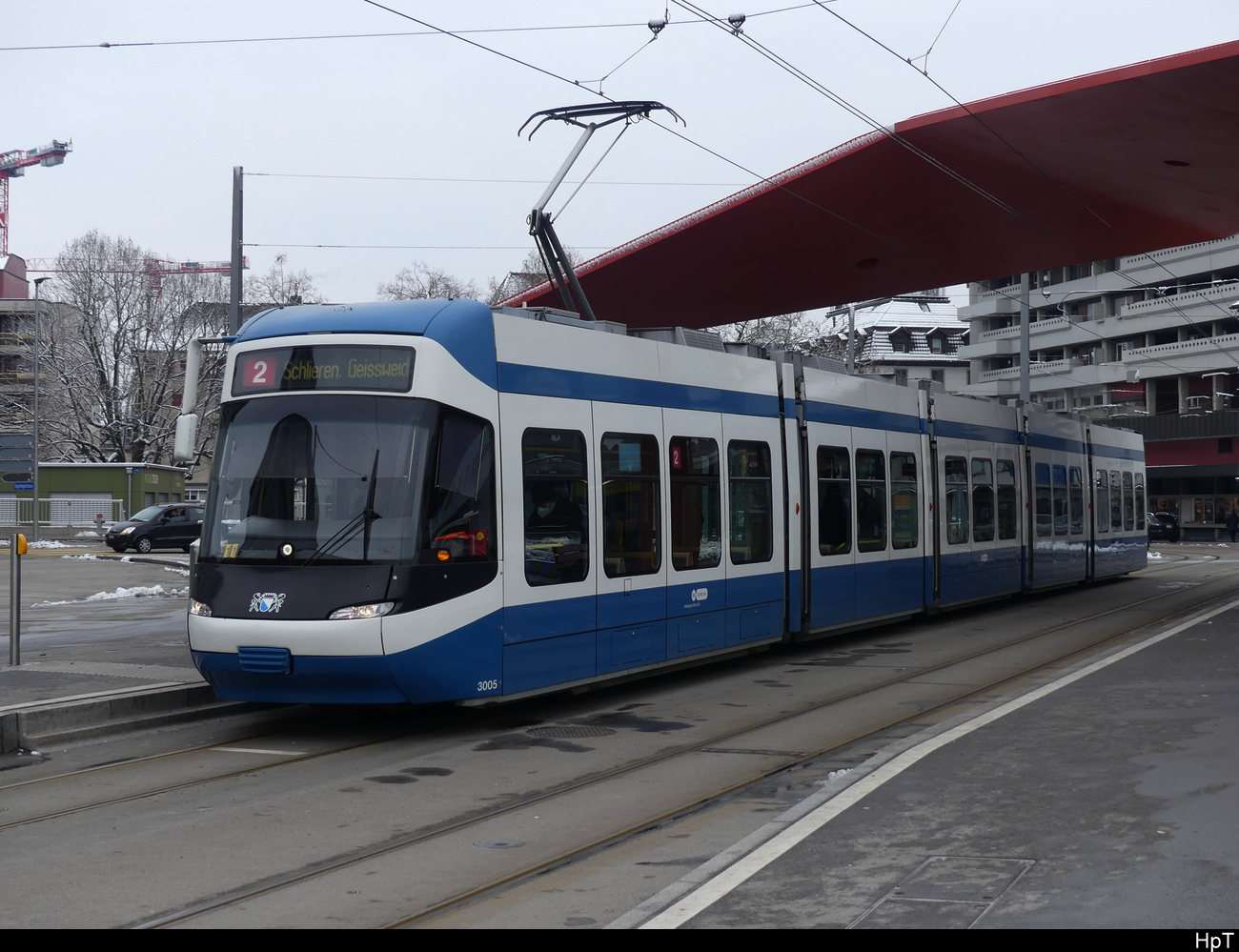 VBZ - Tram Be 5/6  3005 unterwegs in Schlieren am 17.12.2022