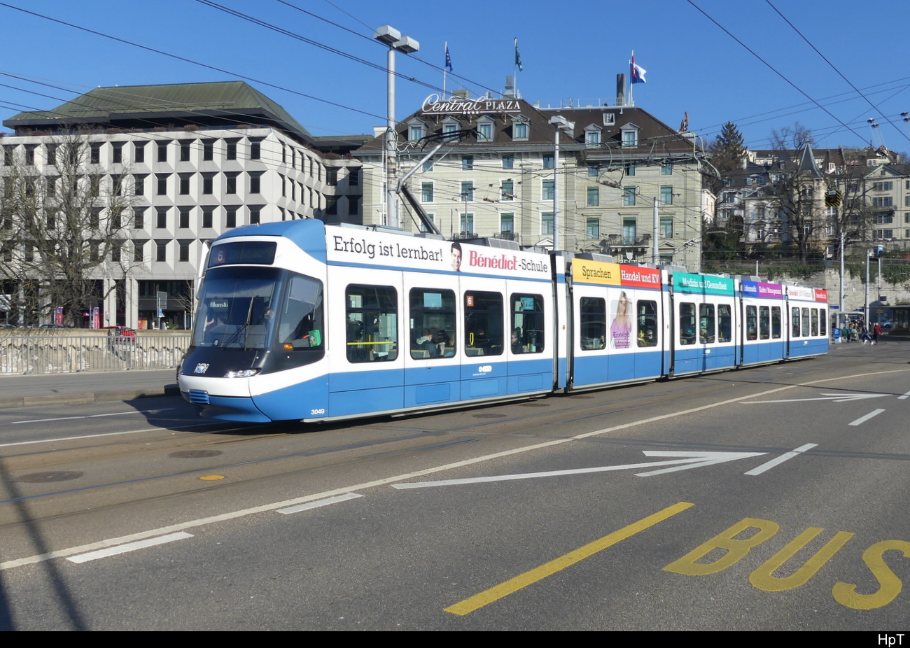 VBZ - Tram Be 5/6 3049 unterwegs auf der Linie 6 in der Stadt Zürich am 12.02.2023