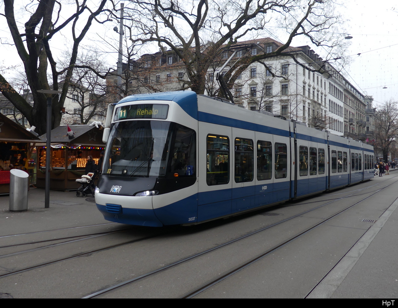 VBZ - Tram Be 5/6 3037 unterwegs auf der Linie 11 in Zürich am 17.12.2023