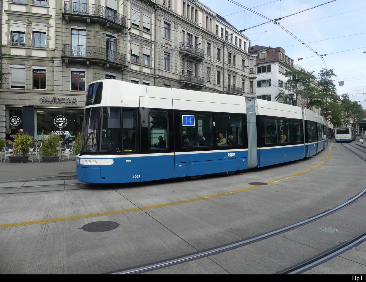 VBZ - Tram Be 6/8 4031 unterwegs auf der Linie 14 in der Stadt Zürich am 04.10.2022