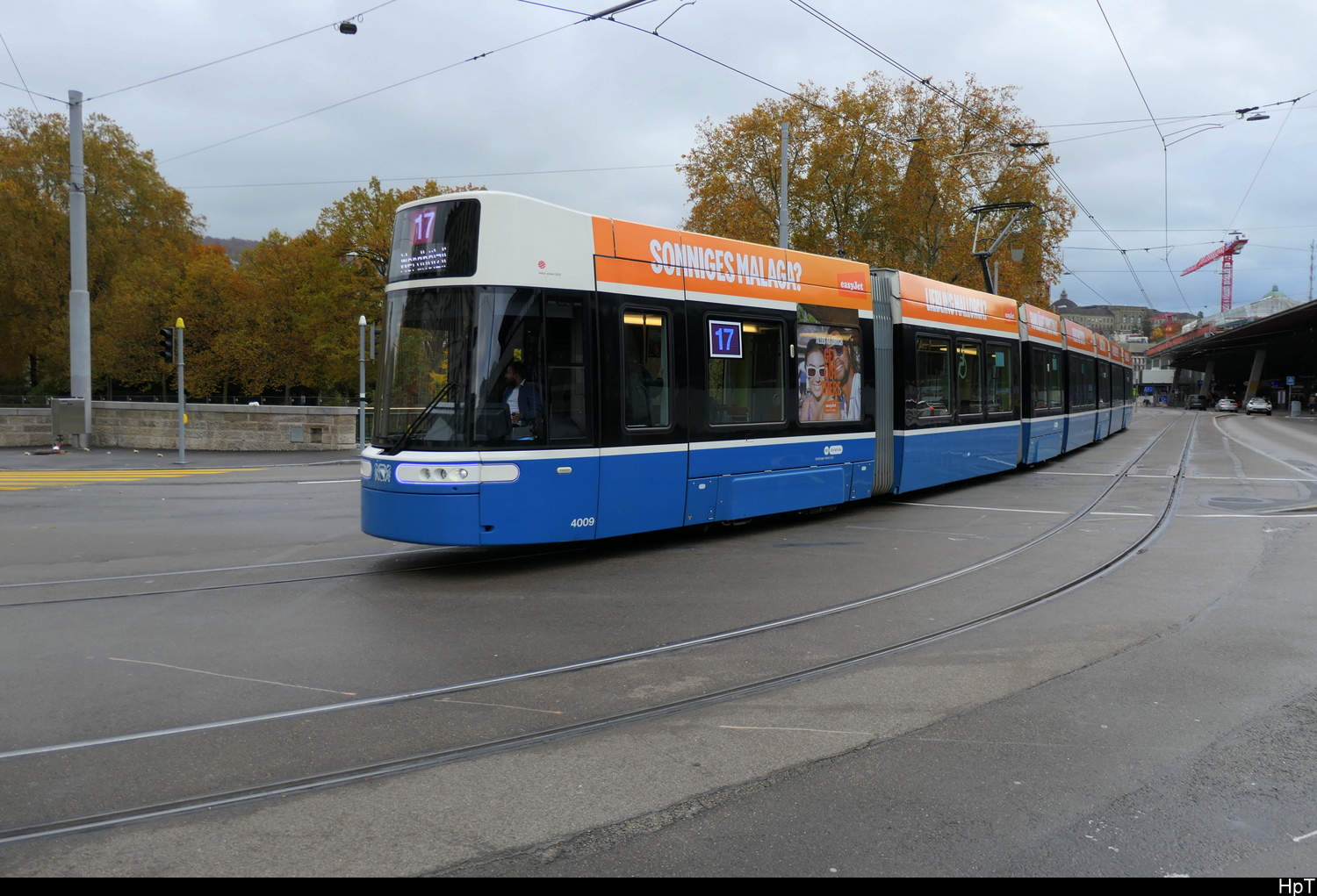 VBZ - Tram Be 6/8  4009 unterwegs auf der Linie 17 in Zürich am 26.10.2025