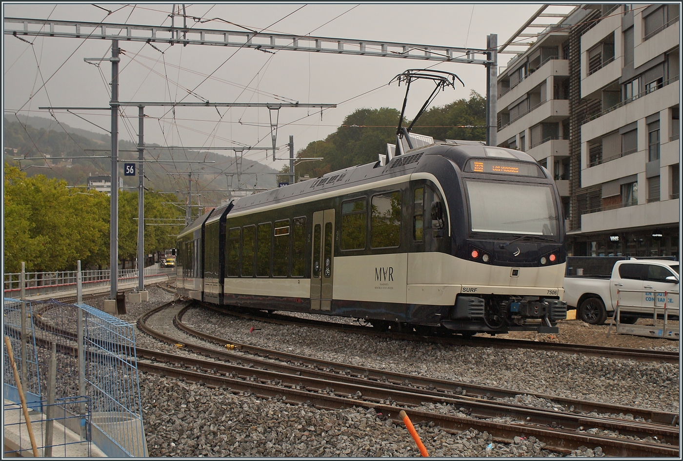 Vevey CEV / MVR - Nach sieben Wochen fahren die Z�ge wieder,  auch wenn am Abend erneut ein unbequemer Bus Service eingerichtet wurde. Das Bild zeigt den CEV MVR ABeh 2/6 7506 der Vevey als R 35  1419 nach Les Pleiades verl�sst und einen Blick auf die vollst�ndig neu gestaltete Gleisf�hrung vermittelt. Weitere Bauarbeiten sind noch im Gang, bis der Bahnhof 2027 vollst�ndig in Betrieb genommen werden kann.

16. August 2026