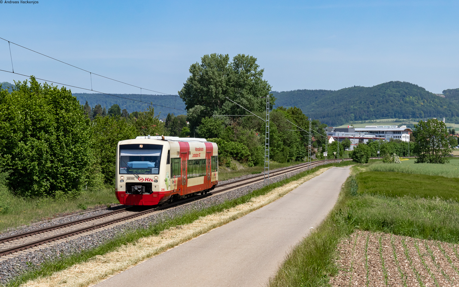 VT 246 als SWE 69837 (Rottweil - Geisingen-Leipferdingen) bei Weilheim 2.6.23