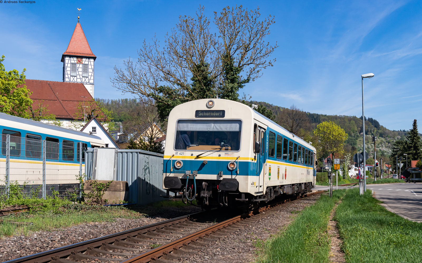 VT 421 als WEG 3145 (Rudersberg-Oberndorf – Schorndorf) in Rudersberg 12.4.24