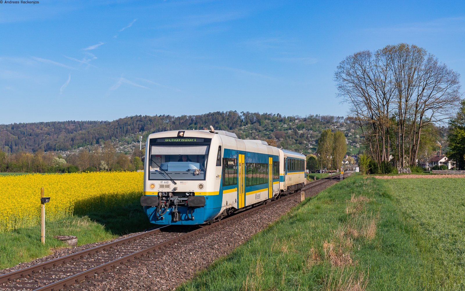 VT 440 und VS 426 als WEG 3135 (Rudersberg-Oberndorf – Schorndorf) bei Michelau 12.4.24
