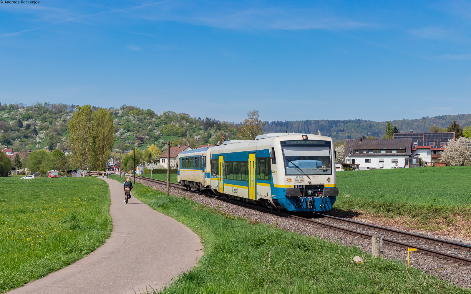 VT 440 und VS 426 als WEG 3155 (Rudersberg-Oberndorf – Schorndorf) bei Schlechtbach 12.4.24