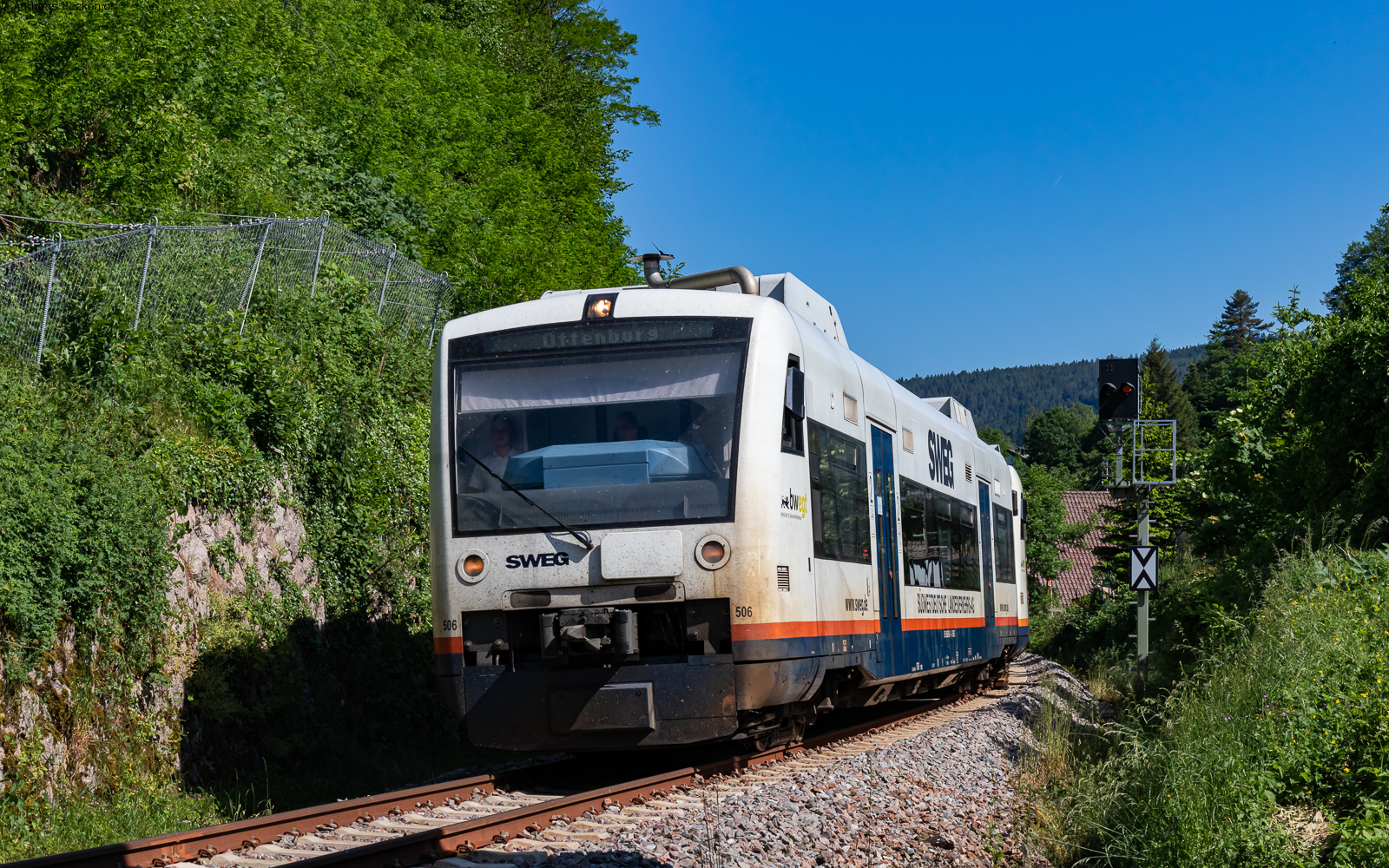 VT 506 und VT 508 als SWE 87374	(Freudenstadt Hbf - Offenburg) bei Alpirsbach 31.5.23