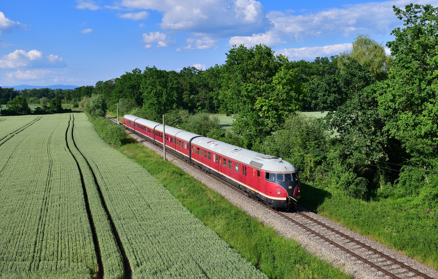 VT12 507 am 11.06.2023 bei Wallersdorf.