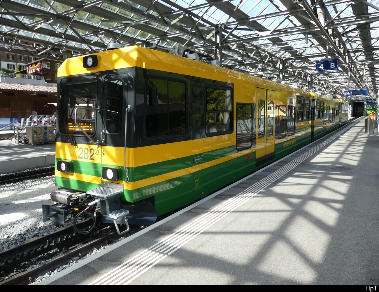 WAB - Steuerwagen Bt 282 bei einen Test von der WAB und der Firma Stadler im Bhf. Laurtbrunnen am 28.09.2023