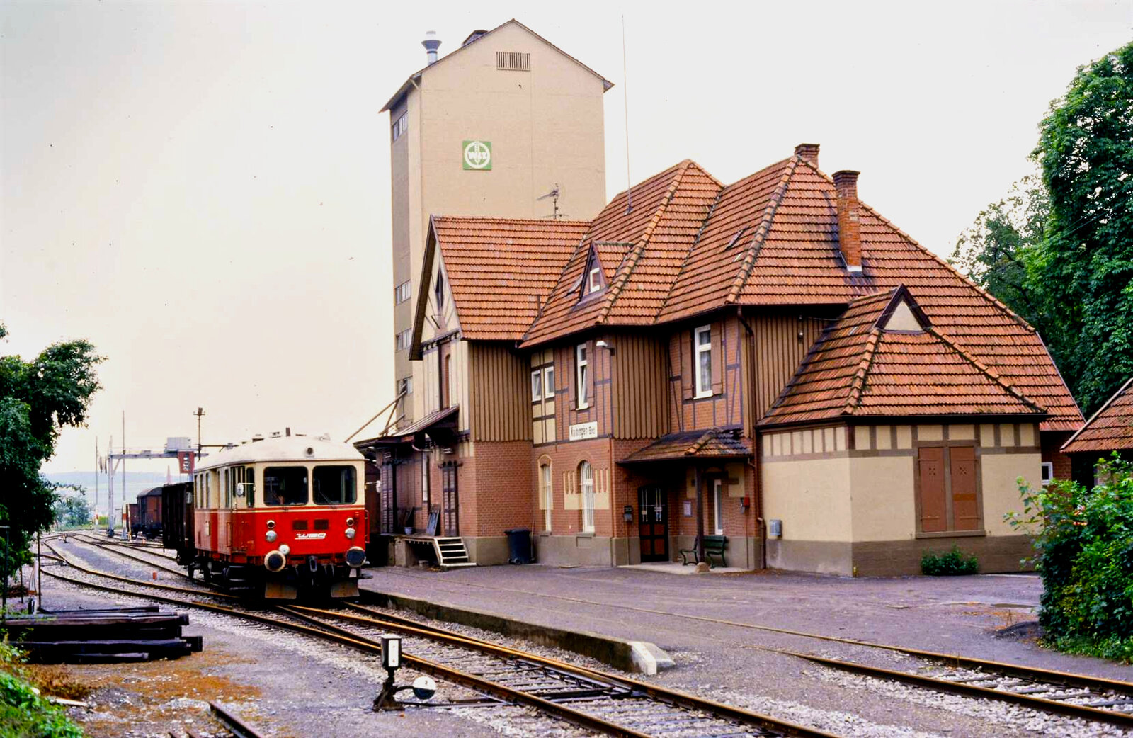 WEG-Nebenbahn Vaihingen/Enz - Enzweihingen: Schlepptriebwagen T 04 am Stadtbahnhof Vaihingen/Enz (06.09.1984)
 