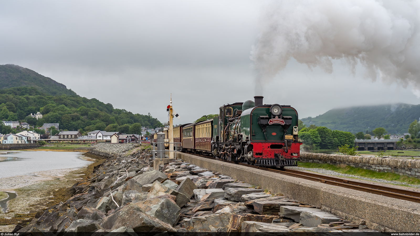 Welsh Highland Railway NG G16 No. 143 / The Cob, Porthmadog, 23. Mai 2026<br>
 The Harbourmaster  Caernarfon - Porthmadog