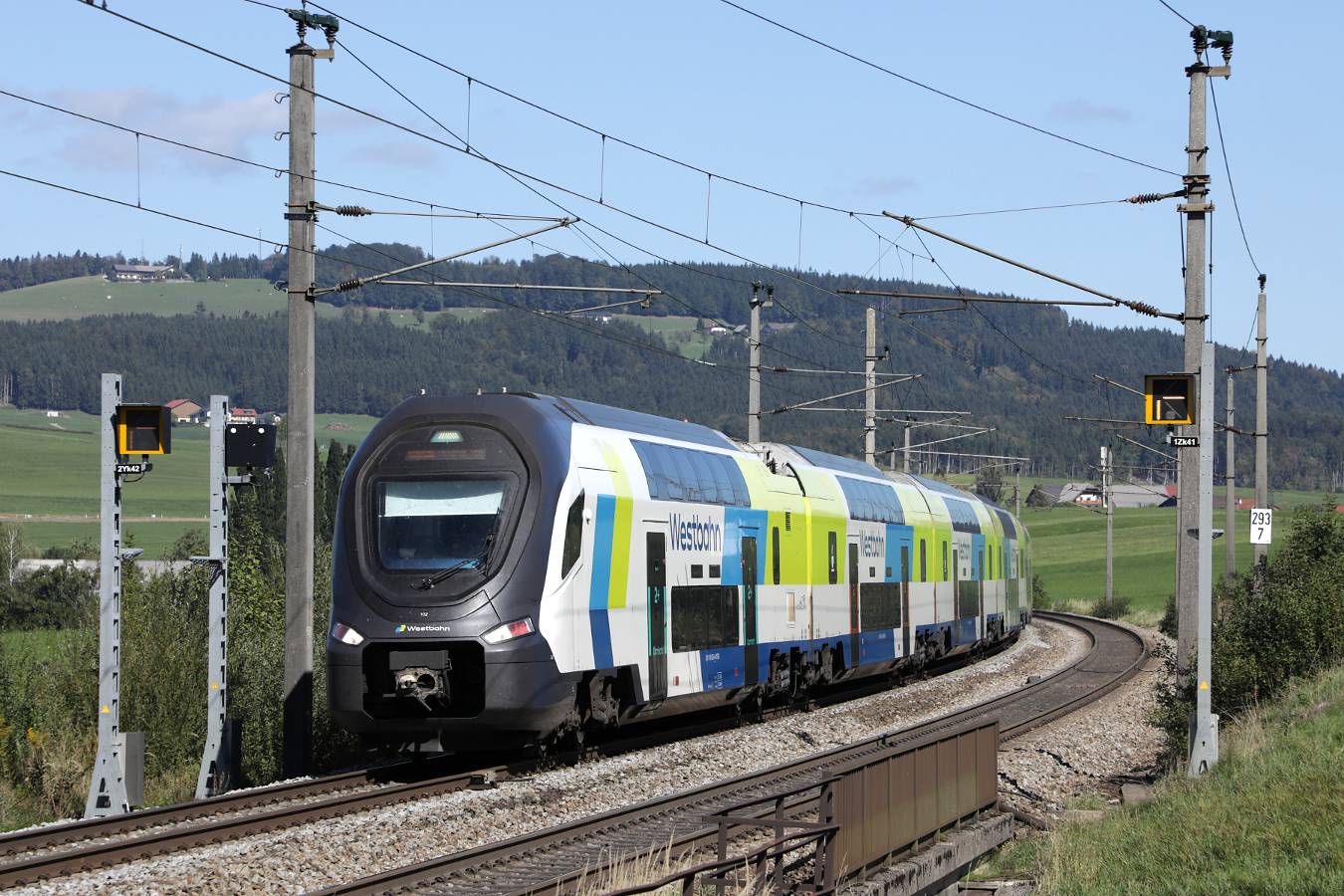 WESTbahn 4100 502 ff als WB 964 (Wien - Salzburg) kurz vor K�stendorf Weng bei Salzburg, 23.09.2026