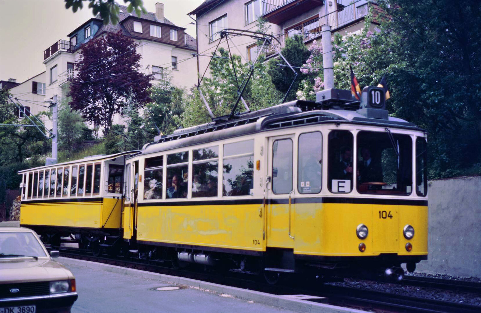 Zahnradbahn Stuttgart. Sonderfahrt mit TW 104 und Vorstellwagen 120 in der Nähe der Wielandshöhe, 15.09.1984